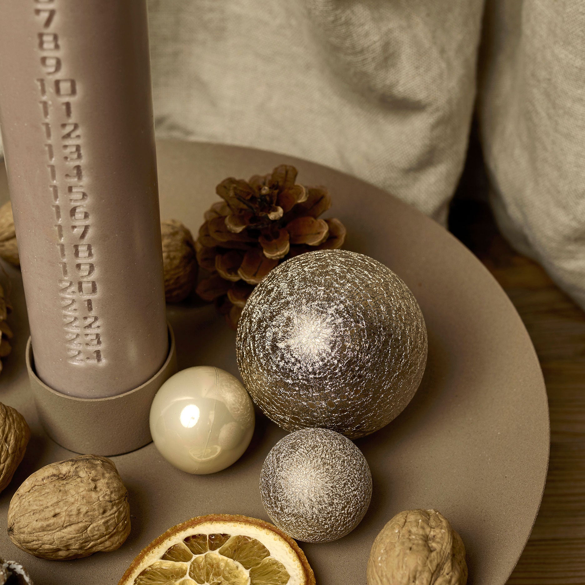 Matthæus bakke Ø30 cm med lysholder